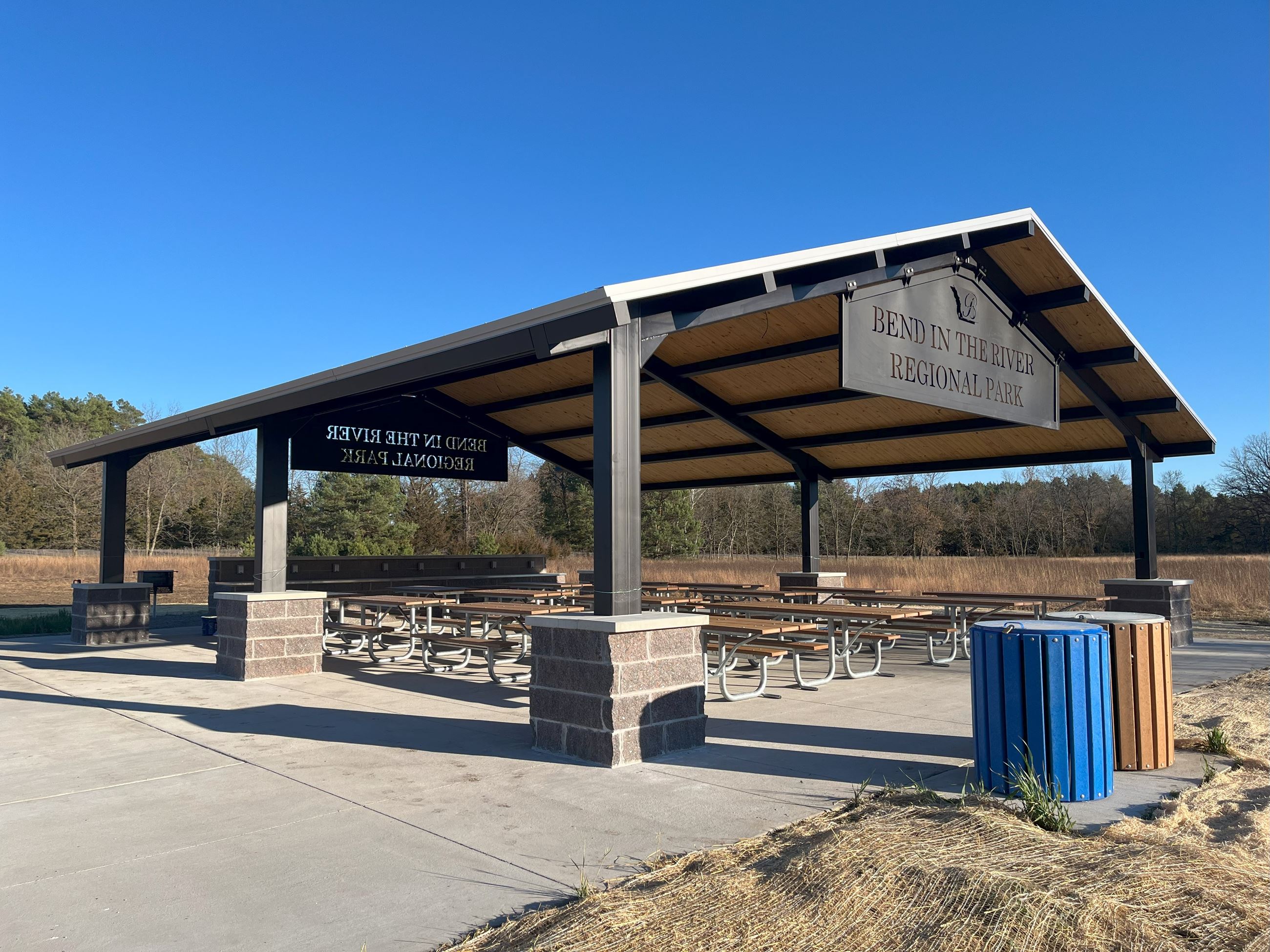 Shelter at Bend in the River Park (JPG)